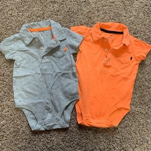 🔴 *5 for $20 Sale* Set of Carter’s baby boys onesies